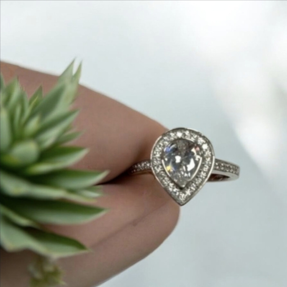 🤍▪️Suzy Levian▪️ White Cubic Zirconia Sterling Silver Engagement Ring  Size 7